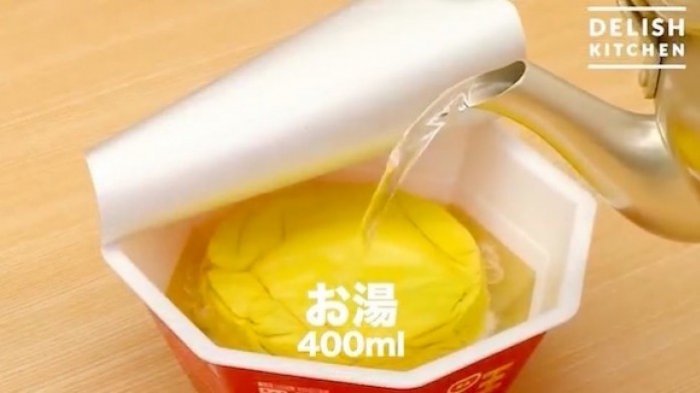 Kreatif! Sekilas Seperti Ramen, Begitu Diseduh, 'Makanan' Ini Berubah jadi Benda Menakjubkan