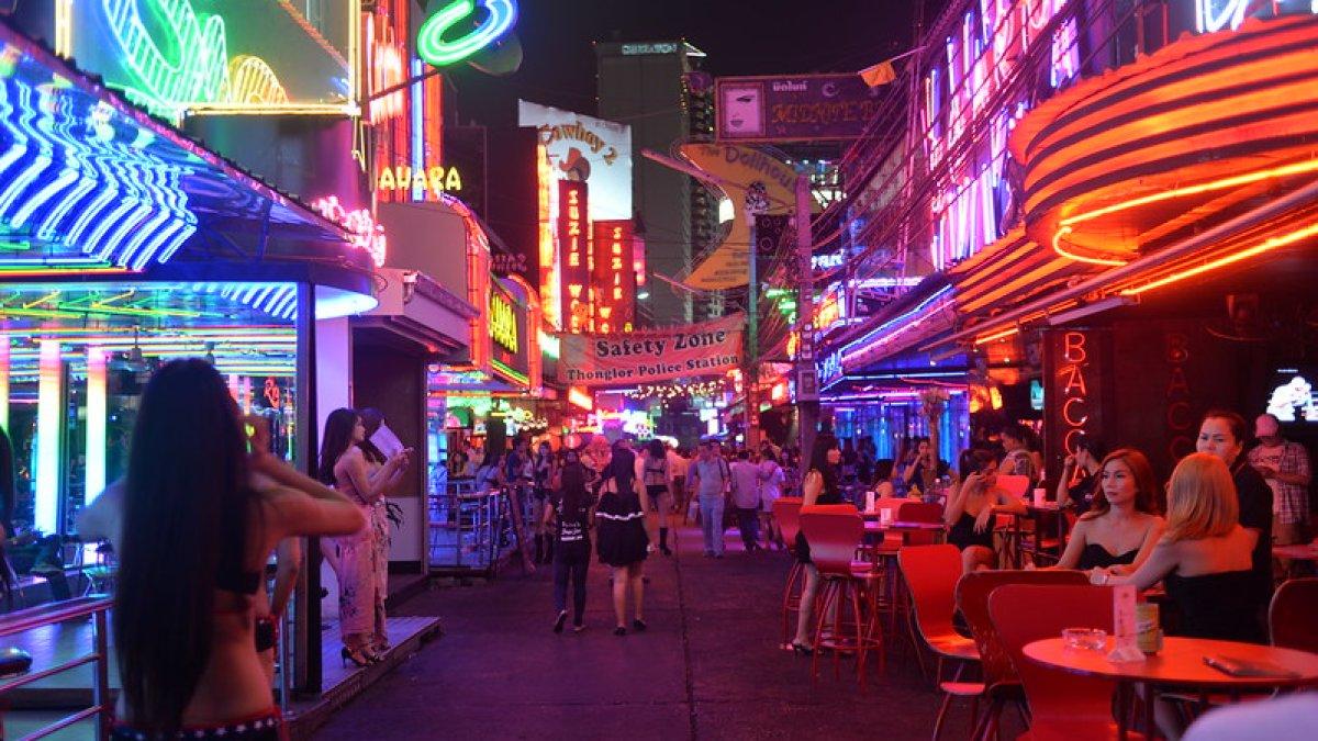 10 Tempat Hiburan Malam Paling Viral di Bangkok Thailand, Dua Distrik Lampu Merah di Sukhumvit