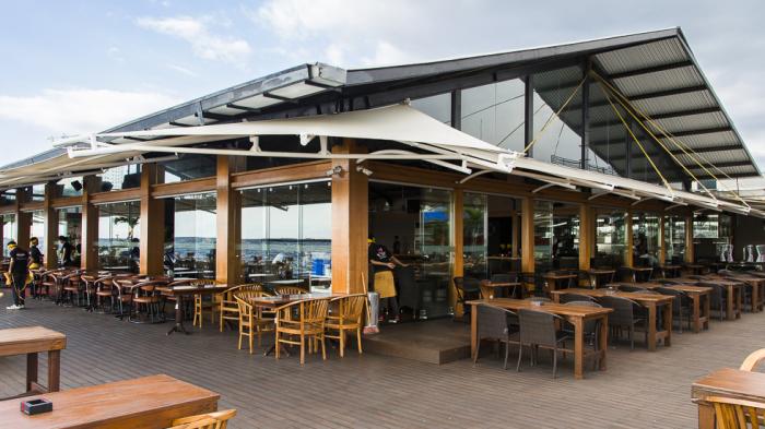 Cafe Romantis Jakarta - Candle Light Dinner di Sini, Bikin Kamu Pingin Nglamar Pasanganmu