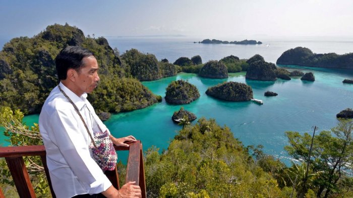 3 Style ala Jokowi Ini Bisa Ditiru untuk Gaya Fesyen Saat Liburan, Super Fashionable!