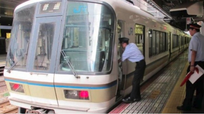 Perusahaan Kereta Api di Jepang Meminta Maaf Karena Berangkat 25 Detik Lebih Cepat dari Jadwal