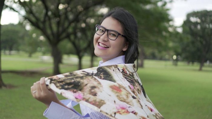 Kahiyang Ayu - Pamer Foto di Dalam Pesawat, Pilihan Kelas Kursi Anak Jokowi Disorot Netizen
