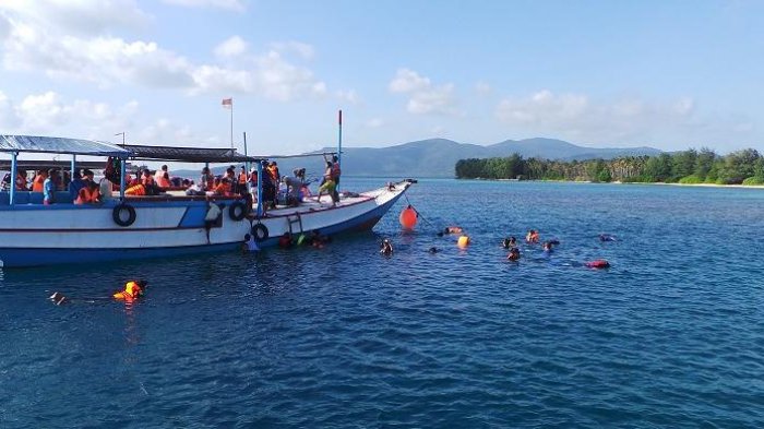 Wisata Jepara - 3 Spot Menyelam Favorit di Karimunjawa, Wajib Snorkeling di Pulau Cilik