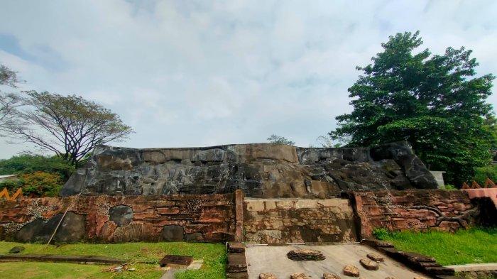 Air Terjun Niagara di Kebun Raya Indrokilo Boyolali, Jawa Tengah, Sabtu (16/7/2022).