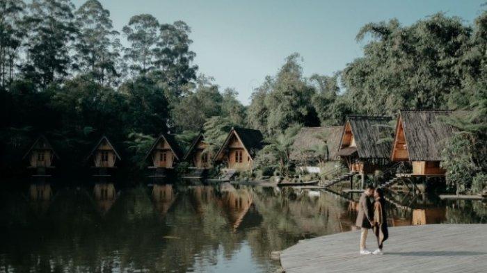Keindahan alam di sekitar Dusun Bambu yang cantik buat foto-foto.