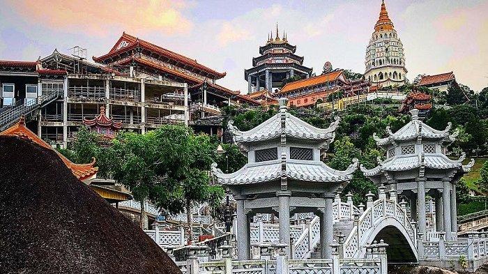 Panduan Lengkap Wisata ke Kuil Kek Lok Si Penang, Harga Tiket Masuk hingga Rute