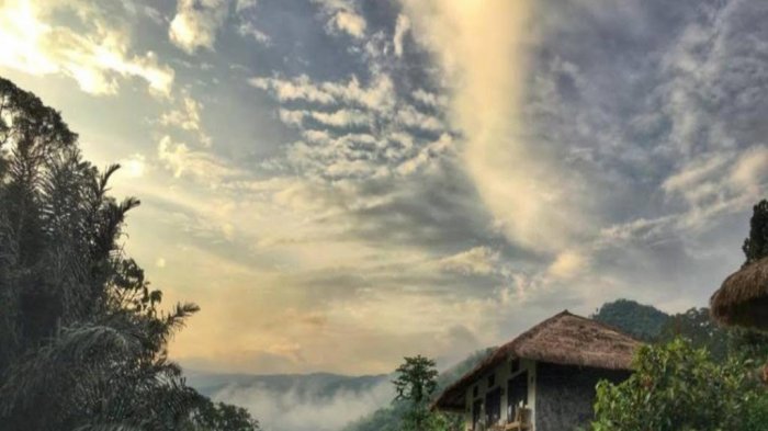 Ini 5 Base Camp Terbaik Melihat Keindahan Alam dan Pemandangan Indonesia Musim Kemarau