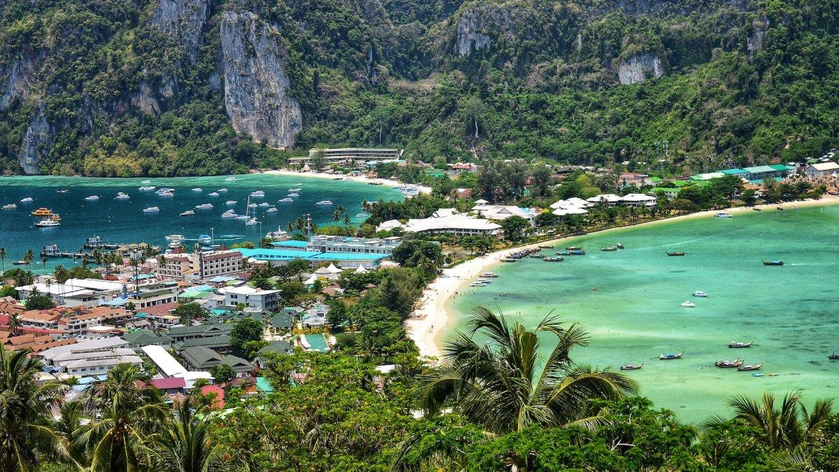 Panduan Wisata ke Krabi Thailand, Bertabur Hutan Hijau, Kuil Kuno hingga Gua Tersembunyi