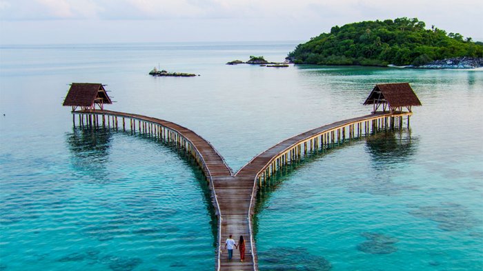 Bukan di Bali! Lokasi di Indonesia Ini Beri Kenikmatan Wisatawan Bak Liburan di Pribadi Loh, Mau?