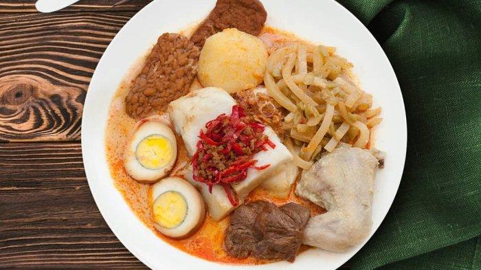 Ketupat Sayur H. Mahmud dan 6 Tempat Makan Ketupat Sayur di Jakarta untuk Sarapan