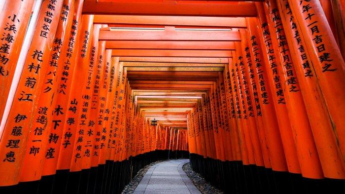 3 Tempat Wisata Instagramable di Kyoto, Jelajah Keindahan Kuil Fushimi Inari