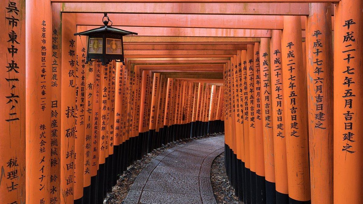 Kuil Fushimi Inari Taisha, satu tempat wisata gratis di Kyoto, Jepang.