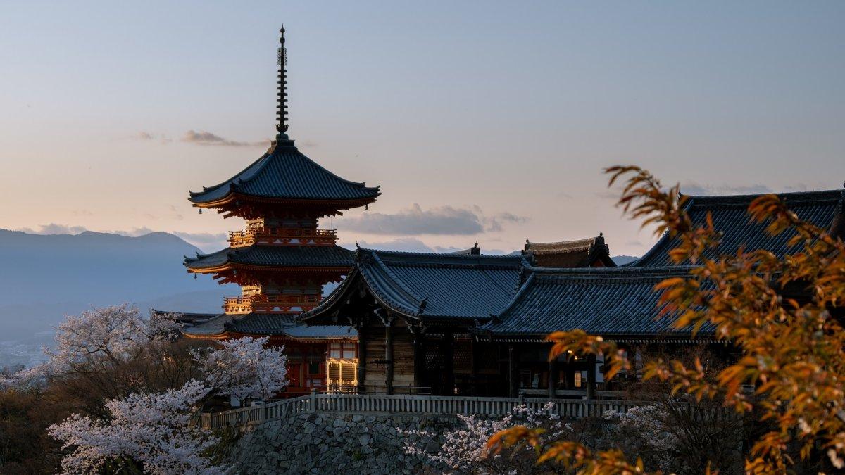Kuil Kiyomizudera satu tempat terbaik untuk menyaksikan musim gugur di Kyoto Jepang