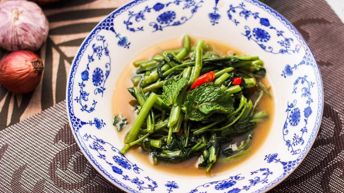 5 Resep Kangkung Enak dan Praktis Buat Sarapan yang Mengenyangkan