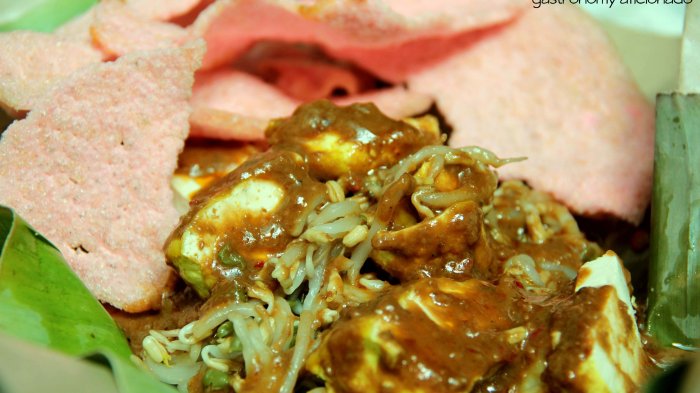 Kupat Tahu Petis yang Dicicip Jokowi, Kuliner Khas Bandung yang Terbuat dari 'Pasta' Udang