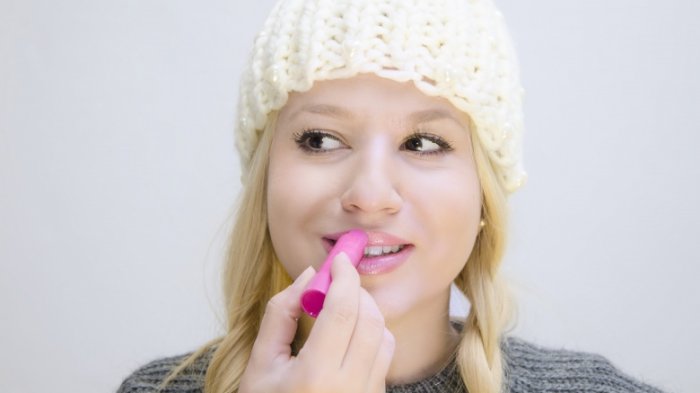 Selain Melembapkan Bibir, Inilah 5 Manfaat Menakjubkan dari Lip Balm
