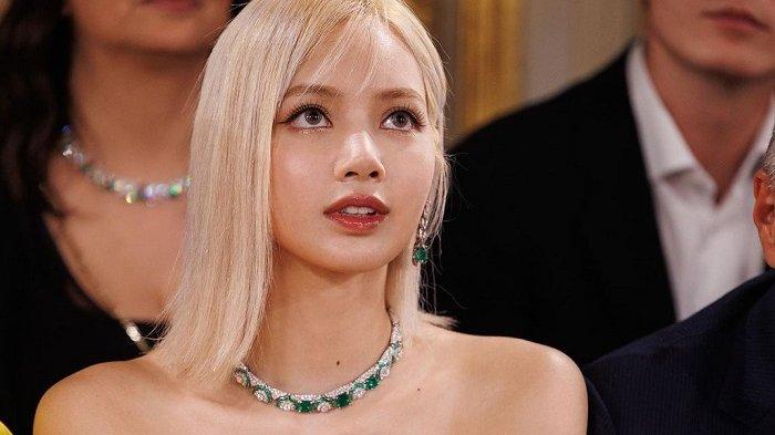 Momen Langka Lisa BLACKPINK Tampil Tanpa Poni, Bikin Ribuan Penggemar Terpukau