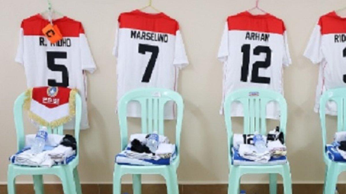 Viral Kursi Ruang Ganti Timnas Indonesia di Sea Games 2023, Warganet: Mirip Hajatan