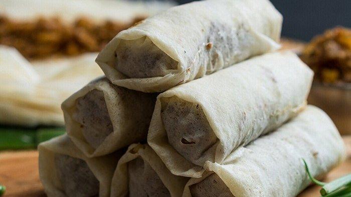 TRAVEL UPDATE: Icip Nikmatnya Loenpia Mbak Lien, Kuliner Legendaris di Semarang yang Wajib Dicoba