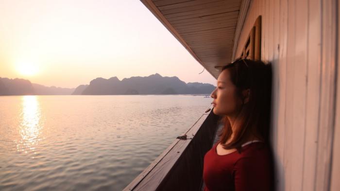 Tips Naik Kapal - Menderita karena Mabuk Laut? Ini Cara Atasi Biar Nggak Mual dan Pusing