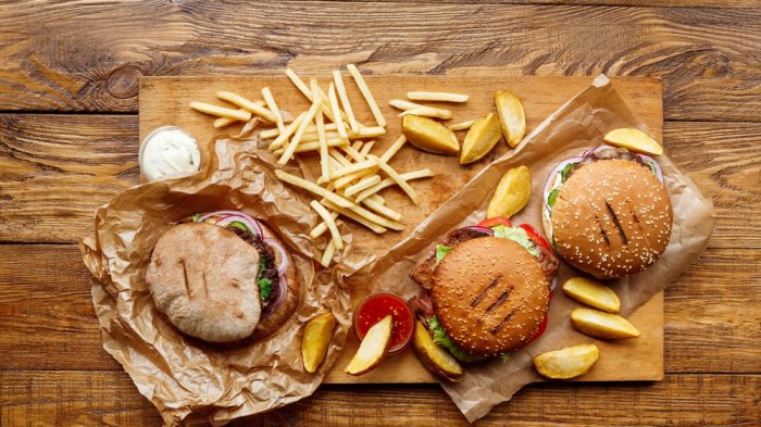 Enak Sih, Sayang 7 Kudapan Ini 'Pantang' Dimakan Sebelum Terbang, Minum Air Kemasan Juga Termasuk