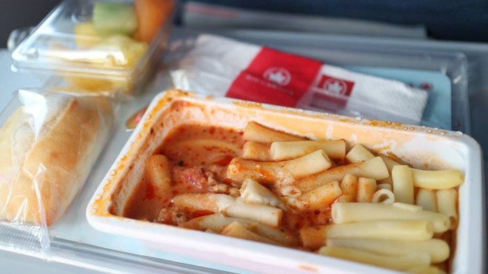 Potret Makanan Paling Mengecewakan di Pesawat, Ada Sup hingga Pasta