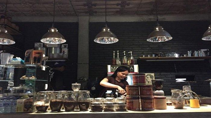 Rekomendasi 5 Tempat Ngopi Asik di Bogor, Ada yang Sediakan Mini Library dan Beragam Bacaan Menarik
