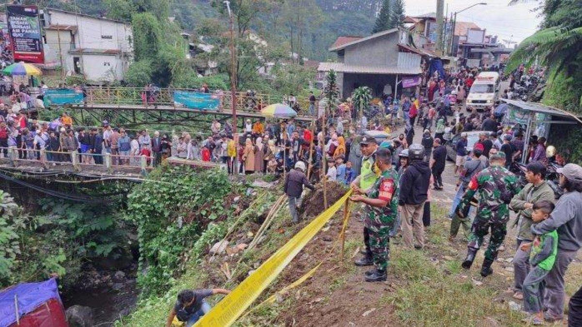 Bus Wisata Masuk Jurang di Guci Tegal: Kronologi, Kesaksian Warga, dan Daftar Korban
