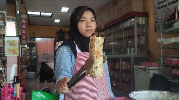 Viral Mendoan Unik di Banyumas, Dinamakan Mendoan Ghosting dengan Bentuk Digulung