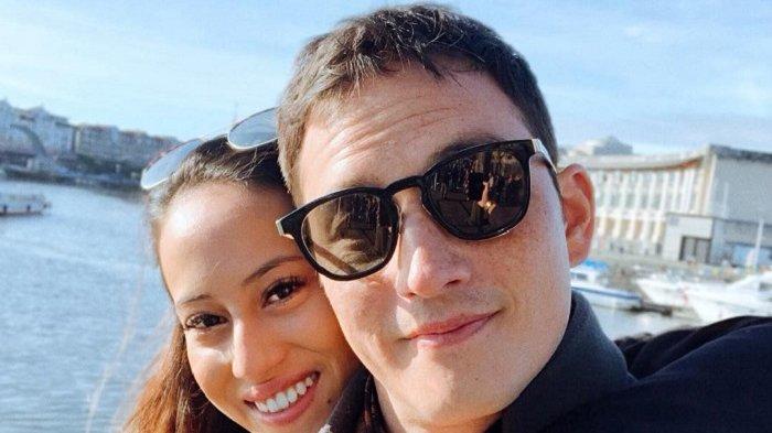 Potret Romantis Mike Lewis Saat Nikmati Momen Hari Valentine Bareng Pacar di Inggris