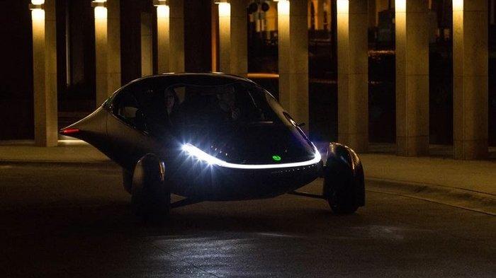 Perusahaan Ini Ciptakan Mobil Listrik Pertama di Dunia yang Pakai Tenaga Matahari