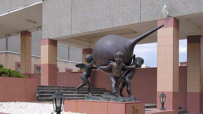 5 Monumen Paling Unik di Dunia, Punya Bentuk yang Tak Biasa