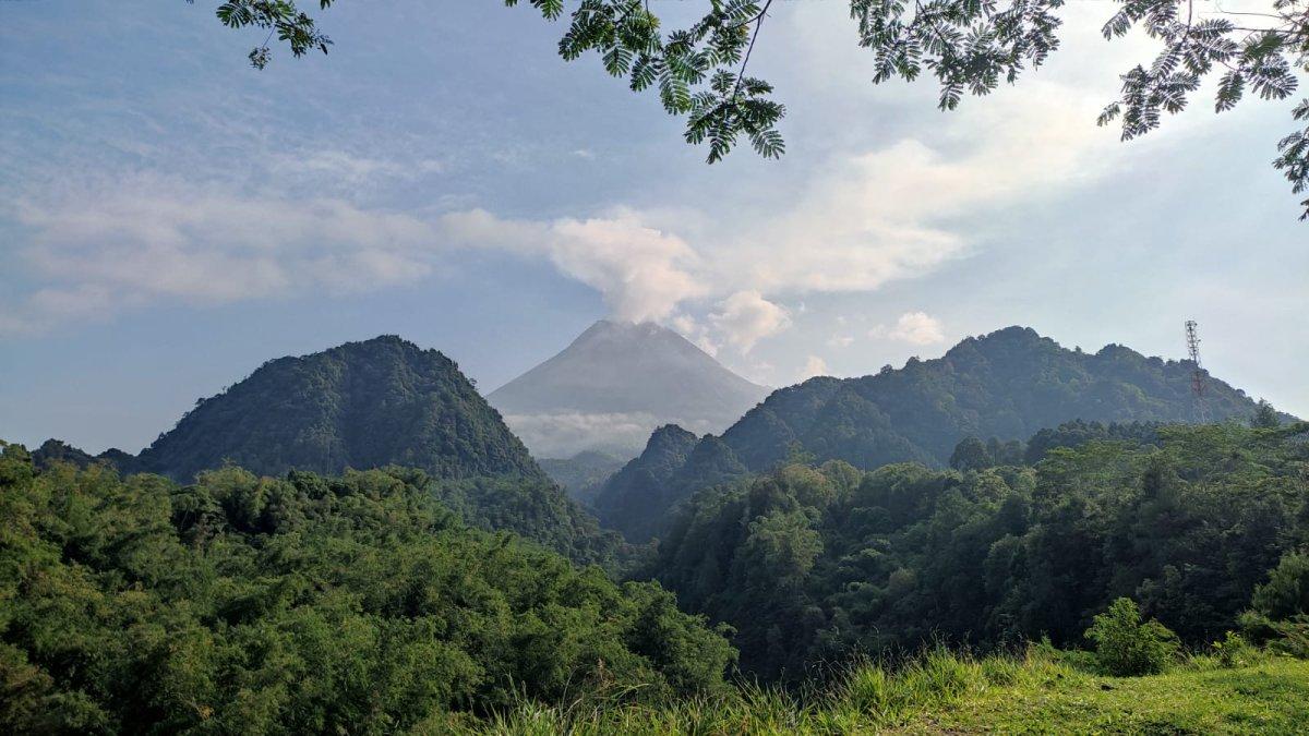 Harga Tiket Masuk Nawang Jagad, Tempat Wisata Alam di Jogja yang Suguhkan Lanskap Gunung Merapi