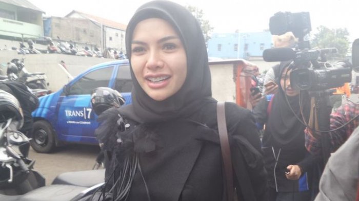Tengah Liburan di Bali, Nikita Mirzani Ceritakan Kepanikannya Saat Terjadi Gempa