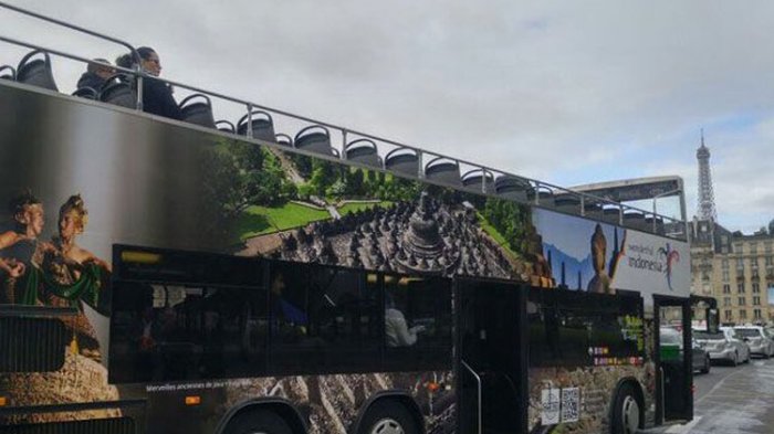 Penari Bali hingga Komodo Wara-wiri di Jalanan Paris! Ternyata, Ini Tujuannya