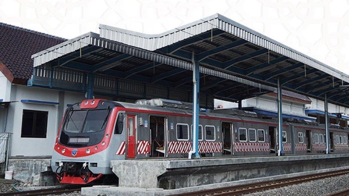 Ilustrasi perjalanan KRL Solo-Jogja saat akhir pekan.