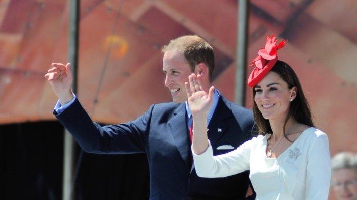 Jarang Terjadi, Pangeran William & Kate Middleton Terekam Gandengan Tangan saat Perjalanan di Bahama