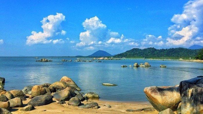 5 Wisata Hits di Singkawang untuk Libur Tahun Baru Imlek, Jelajah Indahnya Pantai Batu Burung