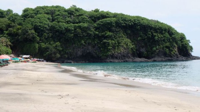 Pantai Bias Putih atau Virgin Beach di Karangasem, Bali.