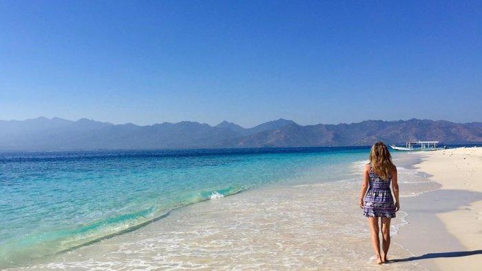 10 Pantai Terindah di NTB untuk Liburan Akhir Pekan