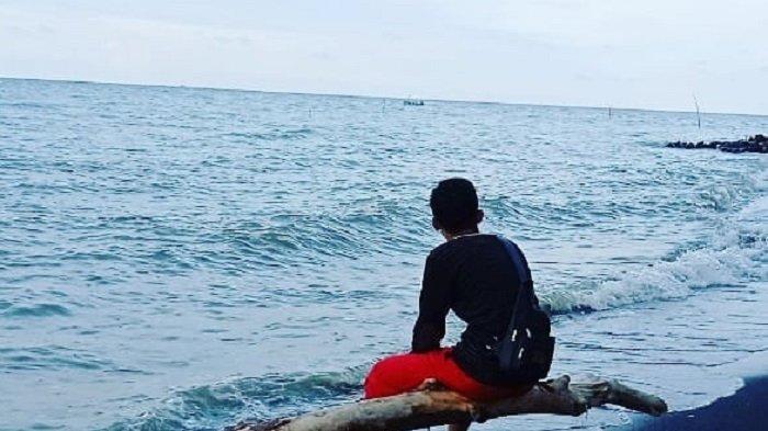 Asyiknya Ngabuburit di Pantai Pulo Kodok Tegal, Bisa Sambil Memancing Ikan
