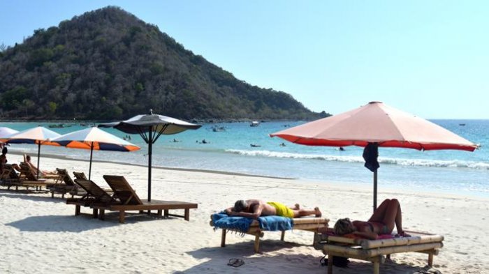 Sebelum Asyik Liburan di Pantai, Perhatikan 10 Tips Ini! Terutama Nomor 1 dan 7