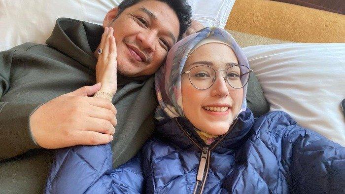 Pasha dan Istri Curhat Terjebak Badai Salju di Turki, Adelia: Bisa Pulang Gak Hari Ini Ya?