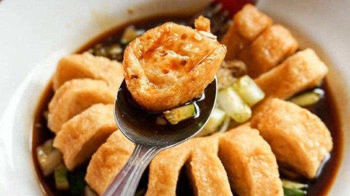 Pempek Legendaris di Bandung Sejak 1988, Menu Unik Jarang Ditemukan di Tempat Lain