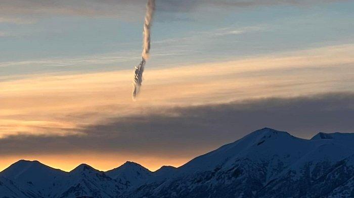 Dicurigai Senjata Rusia, Penampakan Awan Aneh di Atas Gunung Alazka Picu Ketakutan dan Konspirasi