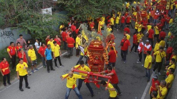 Kemeriahan Perayaan Cap Go Meh 2020 di Padang yang Dihibur dengan Atraksi dari Berbagai Etnis