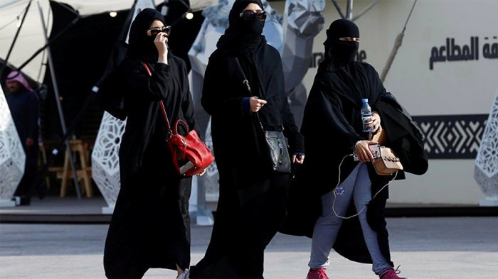 Wajar Dilakukan di Negara Lain, 6 Hal Ini 'Bahaya' Dilakukan di Arab Saudi, Siap-siap Masuk Penjara!