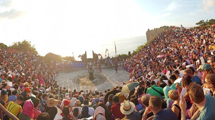 Pertunjukkan Tari Kecak