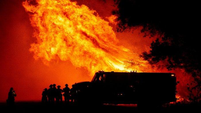 Potret Mengerikan Warna Langit Berubah Jadi Oranye Akibat Kebakaran di California