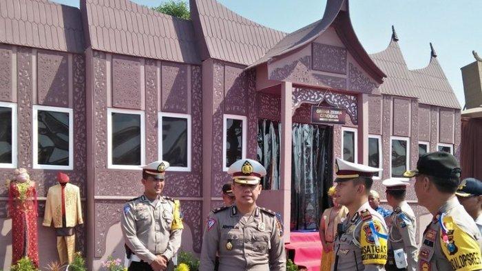 Di Jalur Pantura Lamongan-Surabaya, Ada Pos Pelayanan Rumah Adat untuk Pemudik